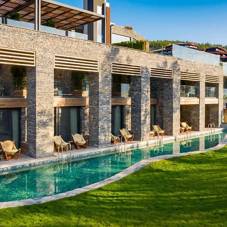 Lujo A`la Carte Hotel 5*