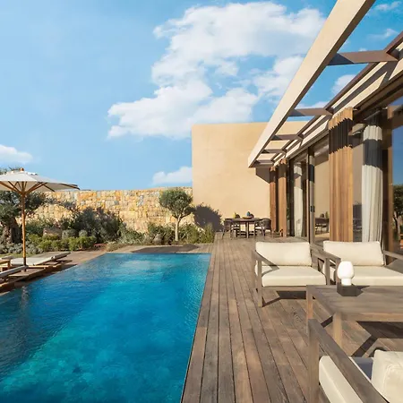 Lujo A`la Carte Hotel